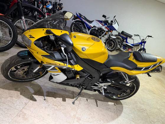 YAMAHA YZF R1 YAMAHA YZF R1